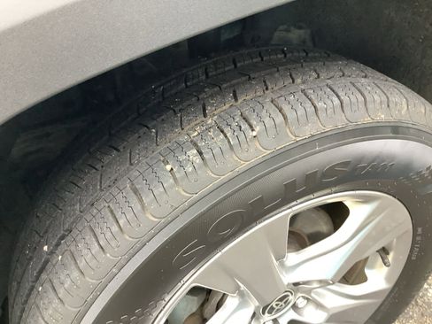 Used 2022 Toyota RAV4 XLE image 54