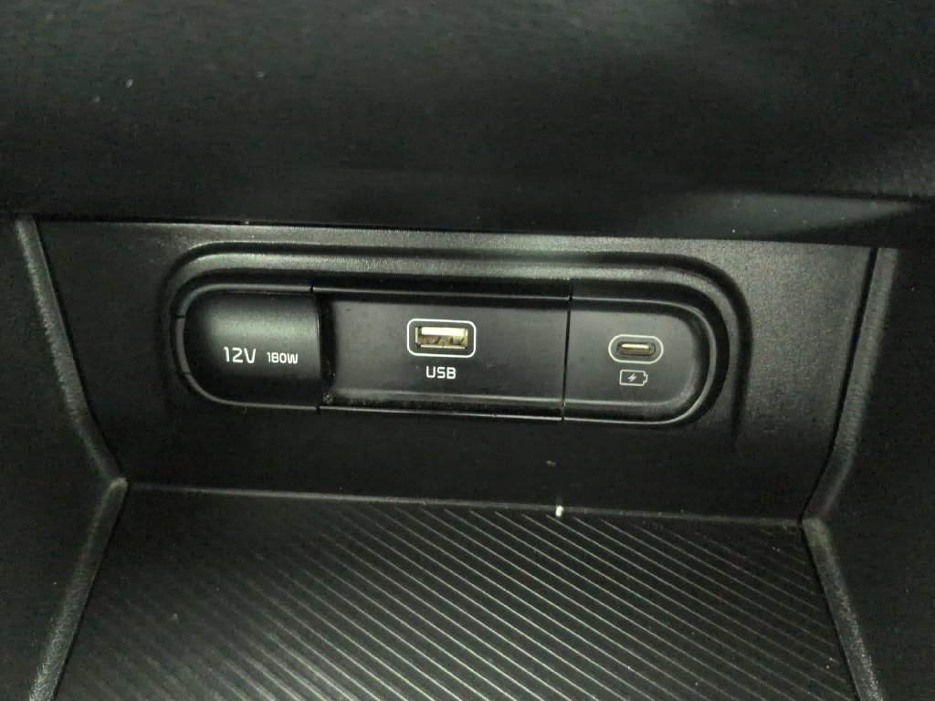 Used 2025 Kia Sportage LX FWD image 34