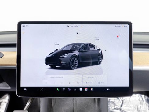 Used 2024 Tesla Model Y Long Range AWD/4WD image 36