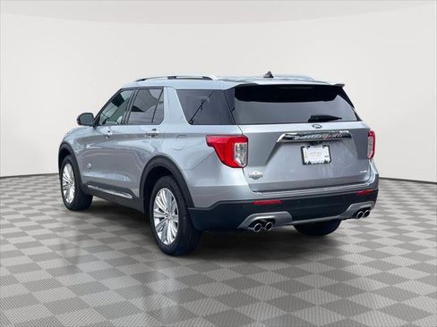Used 2022 Ford Explorer King Ranch w/ Premium Technology Package image 5