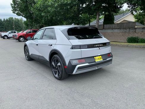 New 2025 Hyundai Ioniq 5 SE image 3