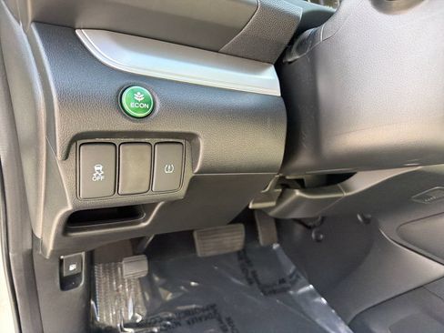 Used 2016 Honda CR-V LX image 16