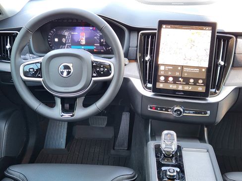 New 2026 Volvo XC90 B6 Ultra w/ Protection Package Premier image 29