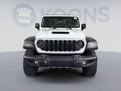 Used 2025 Jeep Gladiator Mojave w/ Safety Group image 11