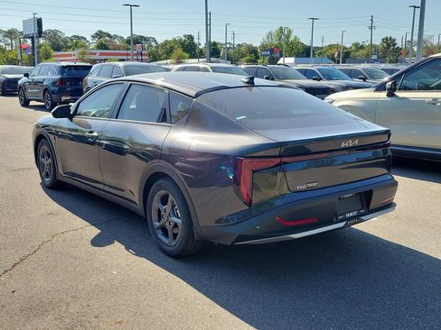 New 2026 Kia K4 LXS FWD image 4