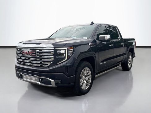 Used 2023 GMC Sierra 1500 Denali w/ Technology Package AWD/4WD image 7