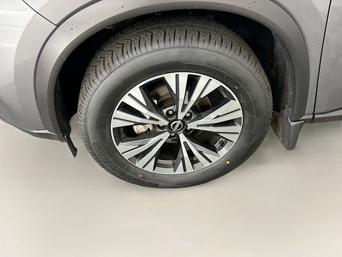 Used 2023 Nissan Rogue SV AWD/4WD image 11