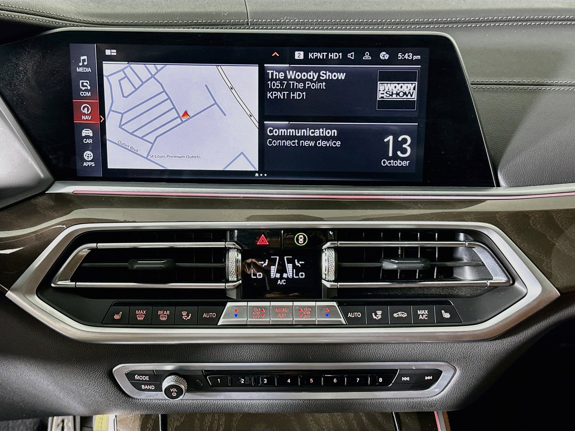 Used 2022 BMW X5 xDrive40i w/ M Sport Package AWD/4WD image 24
