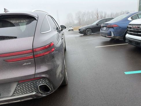 Used 2022 Genesis GV70 2.5T w/ Advanced Package image 7