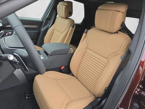 New 2026 Land Rover Discovery Limited Edition image 15