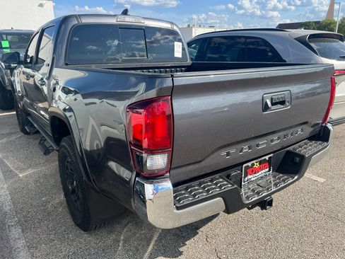 Used 2021 Toyota Tacoma SR5 RWD image 6
