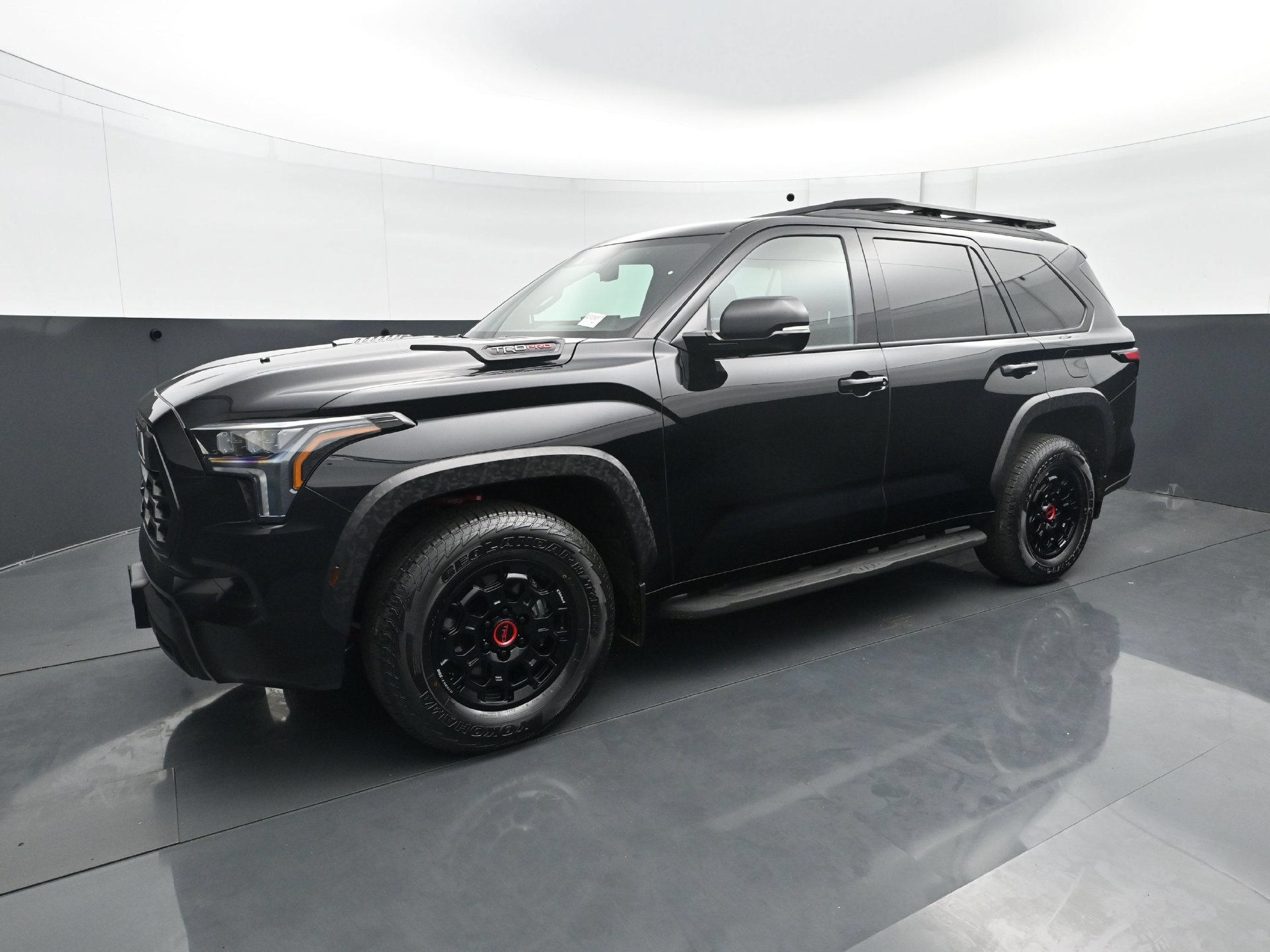 Used 2025 Toyota Sequoia TRD Pro AWD/4WD image 2