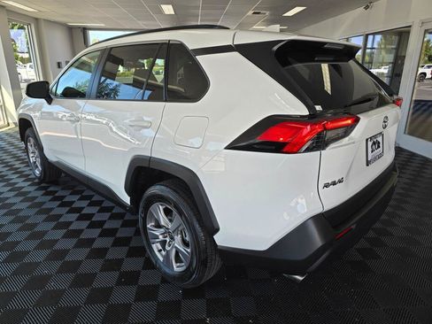 Used 2025 Toyota RAV4 XLE AWD/4WD image 5