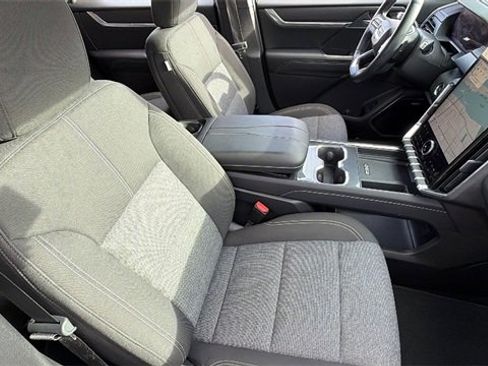 Used 2025 GMC Acadia Elevation image 20