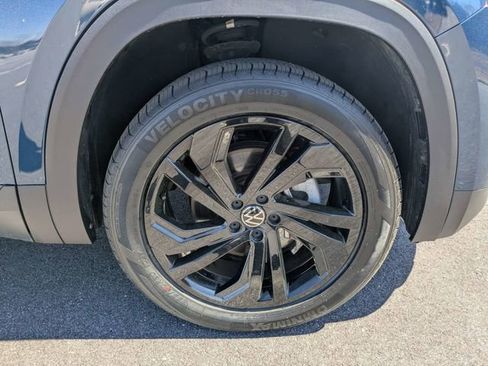 Certified 2022 Volkswagen Atlas SE image 11