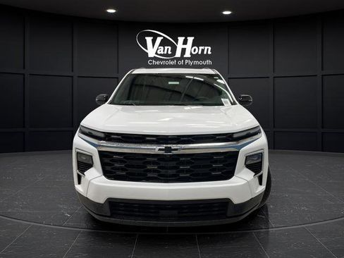 Used 2025 Chevrolet Traverse LT w/ Sun and Wheel Package image 8