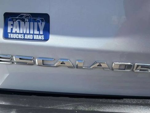 Used 2018 Cadillac Escalade Luxury AWD/4WD image 20