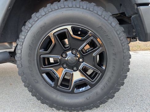 Used 2016 Jeep Wrangler Sport image 25