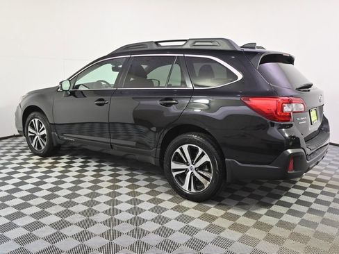 Used 2018 Subaru Outback 2.5i Limited image 3
