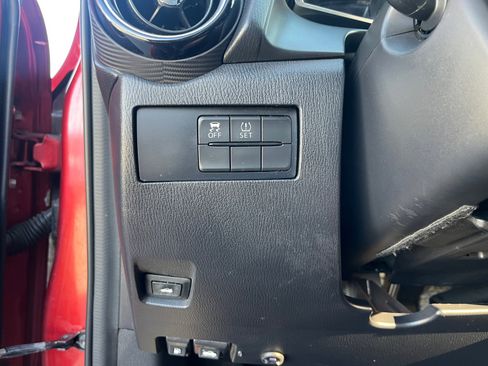 Used 2017 Toyota Yaris iA image 33