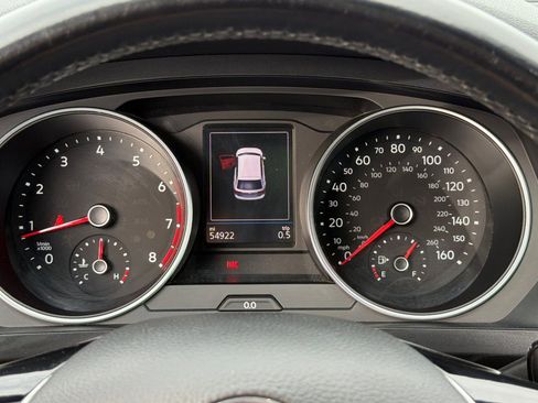 Used 2019 Volkswagen Tiguan SE w/ Panoramic Sunroof Package image 35