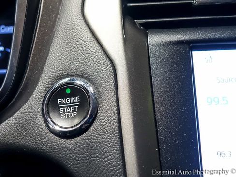 Used 2019 Ford Fusion SE image 19