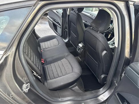 Used 2016 Ford Fusion SE FWD image 25