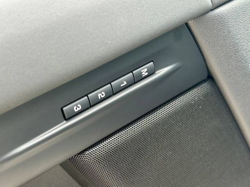 Used 2024 Land Rover Range Rover Evoque S AWD/4WD image 25