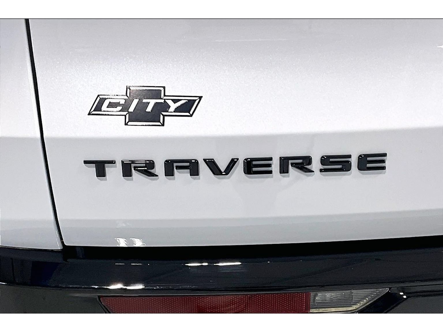 New 2026 Chevrolet Traverse RS w/ LPO, Floor Liner Package FWD image 42