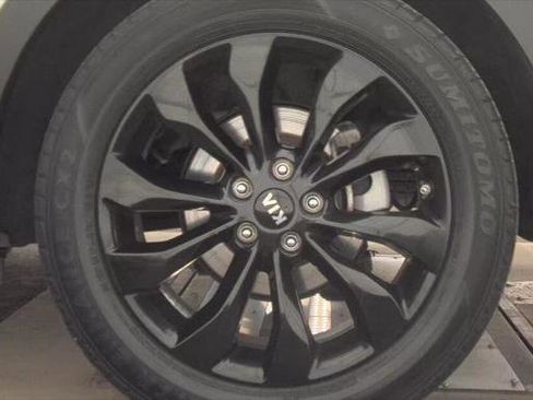 Used 2019 Kia Sorento S AWD/4WD image 9