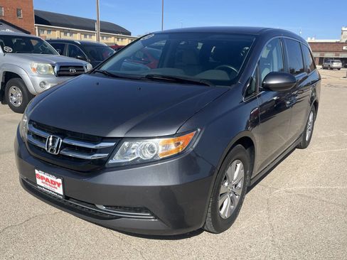 Used 2017 Honda Odyssey SE image 4