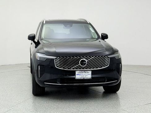 New 2026 Volvo XC90 B6 Ultra image 2
