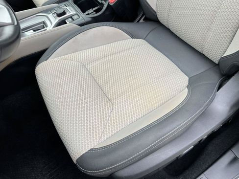 Used 2024 Subaru Forester Premium AWD/4WD image 10