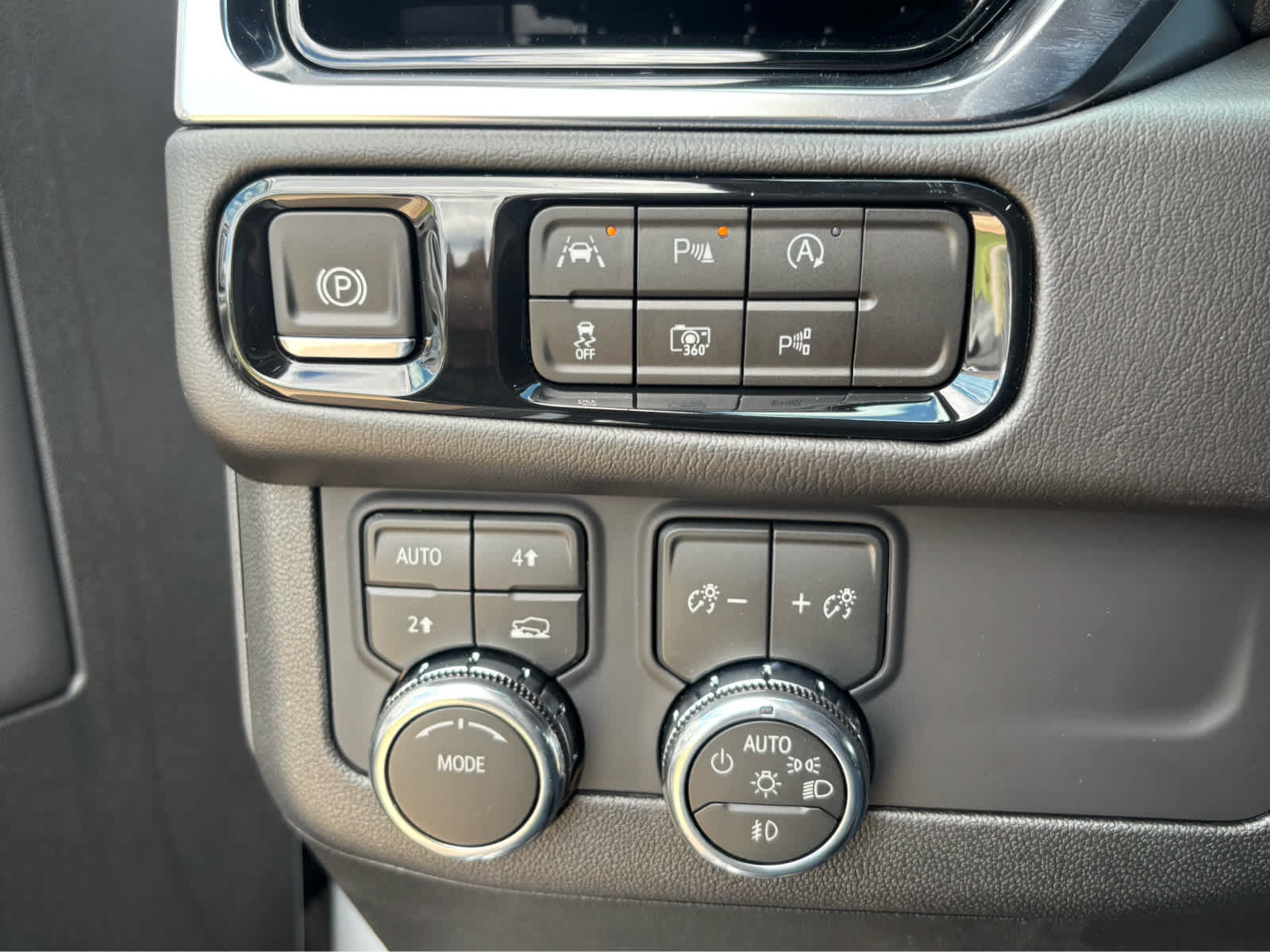 New 2027 GMC Yukon Denali w/ Sun & Power Step Package AWD/4WD image 22