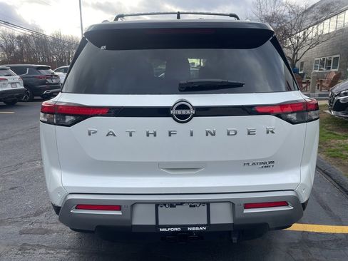 New 2025 Nissan Pathfinder Platinum image 4