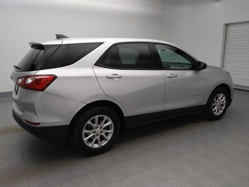 Used 2019 Chevrolet Equinox LS w/ LS Convenience Package image 10