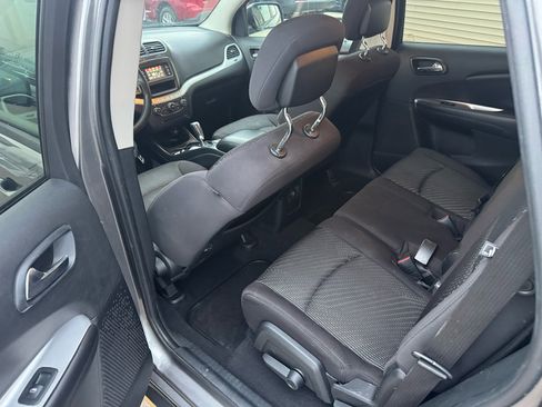 Used 2013 Dodge Journey SXT w/ Flexible Seating Group image 10