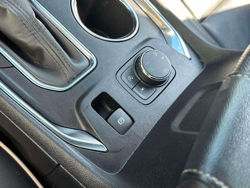 Used 2023 Chevrolet Traverse Premier w/ Redline Edition image 33