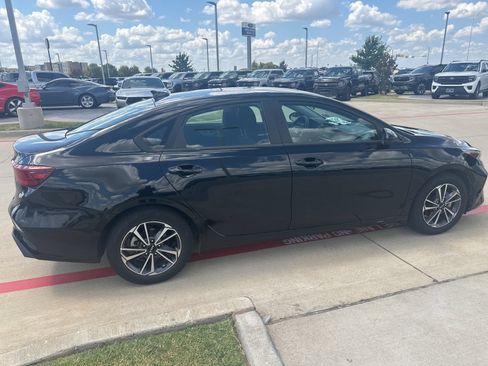 Used 2023 Kia Forte LXS FWD image 28