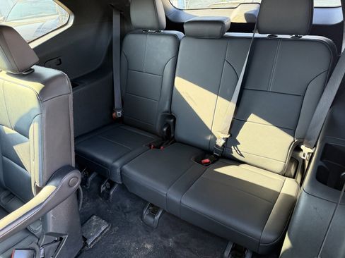 Used 2024 GMC Acadia Elevation image 13