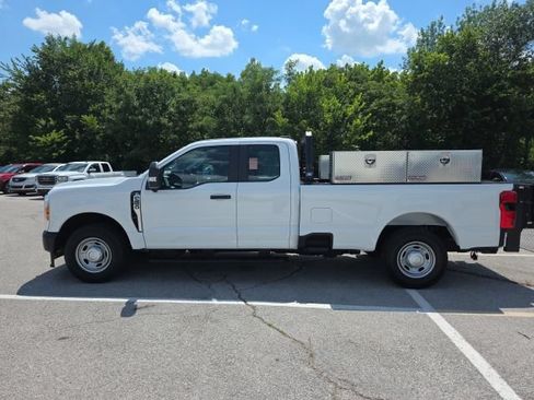 Used 2025 Ford F250 XL w/ 360-Degree Camera Package RWD image 2