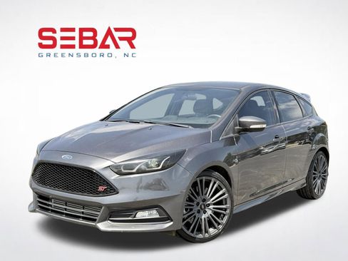 Used 2018 Ford Focus ST FWD image 1