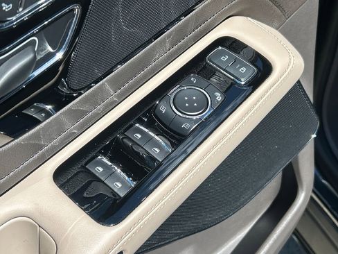 Certified 2024 Lincoln Aviator Reserve w/ Equipment Group 201A AWD/4WD image 13