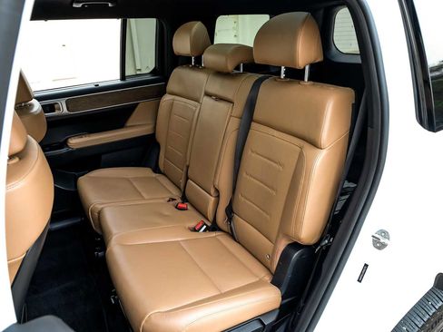 Used 2024 Hyundai Santa Fe Limited image 42