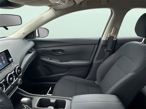 Used 2025 Nissan Sentra S image 16