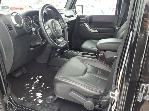 Used 2018 Jeep Wrangler Unlimited Sahara w/ Connectivity Group image 12