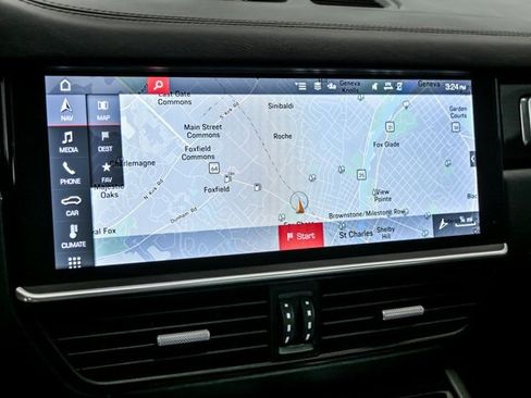 Used 2020 Porsche Cayenne Turbo image 22