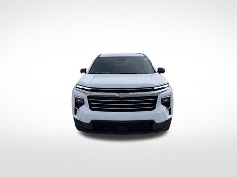 Used 2025 Chevrolet Traverse LT w/ Driver Confidence Package image 9