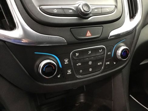 Used 2019 Chevrolet Equinox LT FWD image 18