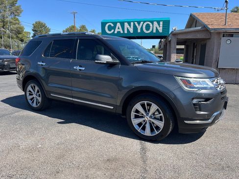 Used 2018 Ford Explorer Limited FWD image 2